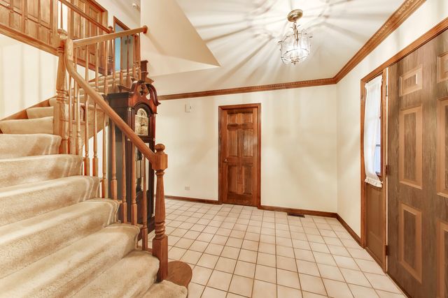1648 Brentford Drive, Naperville, IL 60563