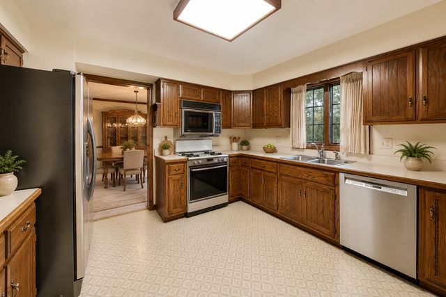1648 Brentford Drive, Naperville, IL 60563
