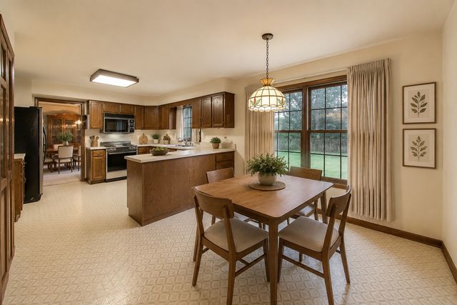 1648 Brentford Drive, Naperville, IL 60563