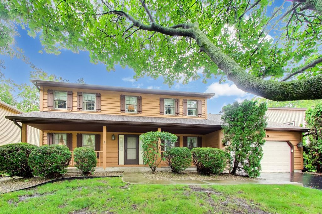 1648 Brentford Drive, Naperville, IL 60563