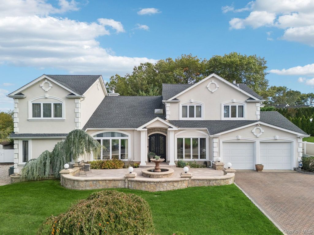 63 Fleetwood Road, Commack, NY 11725