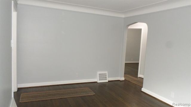 22463 Nevada Avenue, Eastpointe, MI 48021