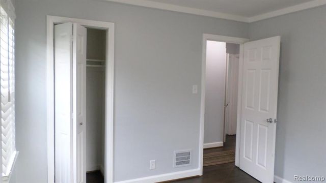 22463 Nevada Avenue, Eastpointe, MI 48021