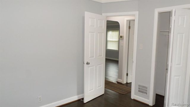 22463 Nevada Avenue, Eastpointe, MI 48021