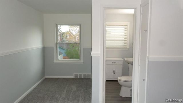 22463 Nevada Avenue, Eastpointe, MI 48021