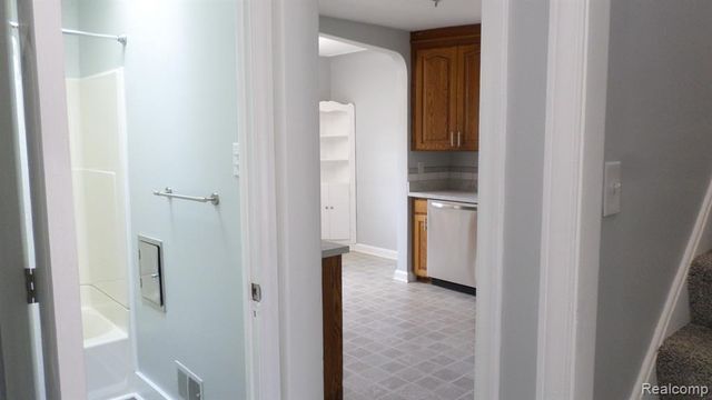 22463 Nevada Avenue, Eastpointe, MI 48021