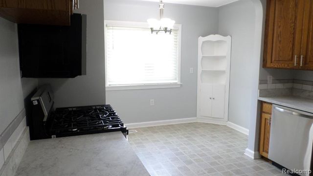 22463 Nevada Avenue, Eastpointe, MI 48021