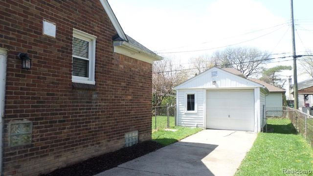 22463 Nevada Avenue, Eastpointe, MI 48021