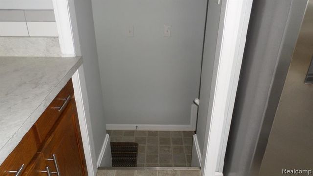 22463 Nevada Avenue, Eastpointe, MI 48021