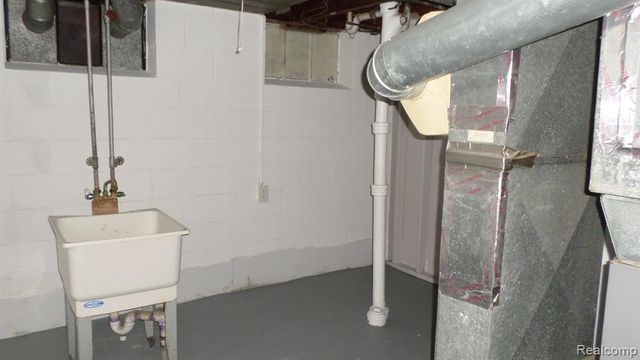 22463 Nevada Avenue, Eastpointe, MI 48021