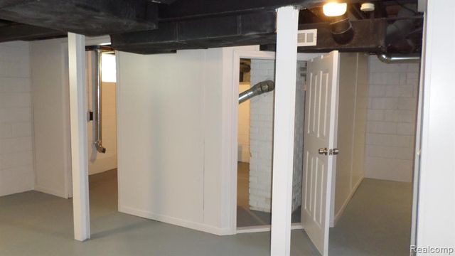 22463 Nevada Avenue, Eastpointe, MI 48021