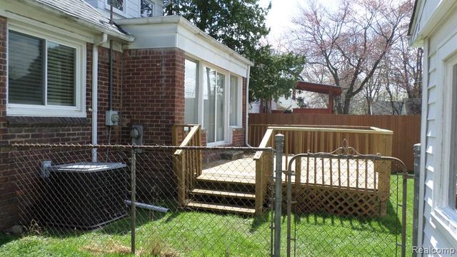 22463 Nevada Avenue, Eastpointe, MI 48021