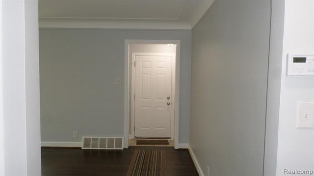 22463 Nevada Avenue, Eastpointe, MI 48021