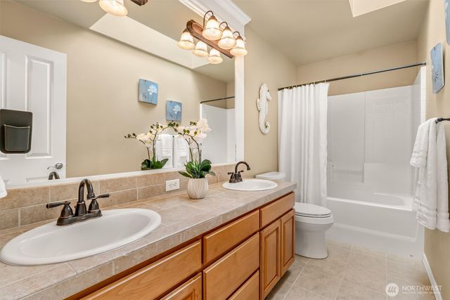 3915 214th Street SE, Bothell, WA 98021