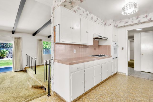 6829 Havenhurst Dr, Sacramento, CA 95831