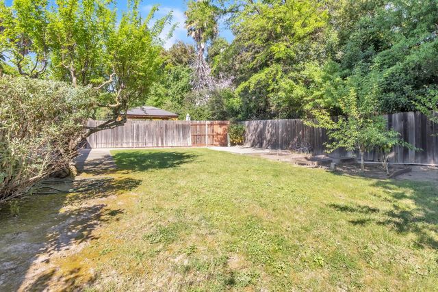 6829 Havenhurst Dr, Sacramento, CA 95831