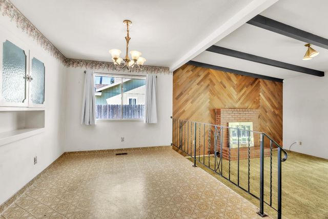 6829 Havenhurst Dr, Sacramento, CA 95831