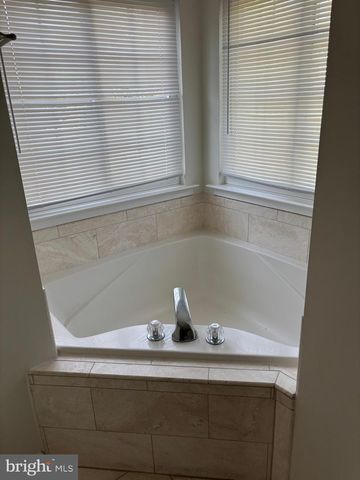 6717 LOWES LN, Elkridge, MD 21075