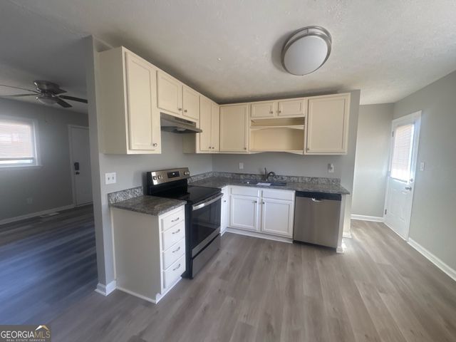 521 Fielding Circle, Riverdale, GA 30274