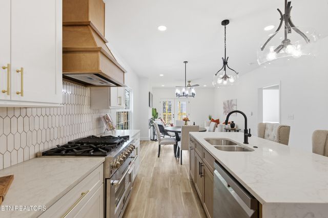 1902 Woodbine Ave, Knoxville, TN 37917