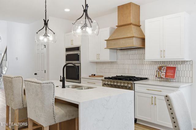 1902 Woodbine Ave, Knoxville, TN 37917