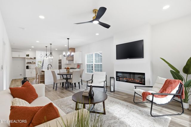 1902 Woodbine Ave, Knoxville, TN 37917