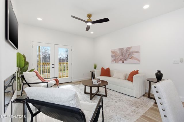 1902 Woodbine Ave, Knoxville, TN 37917