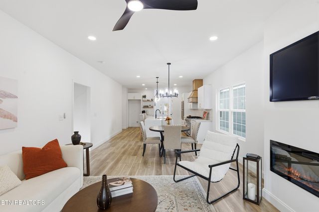 1902 Woodbine Ave, Knoxville, TN 37917