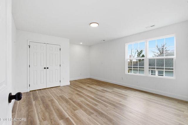 1902 Woodbine Ave, Knoxville, TN 37917