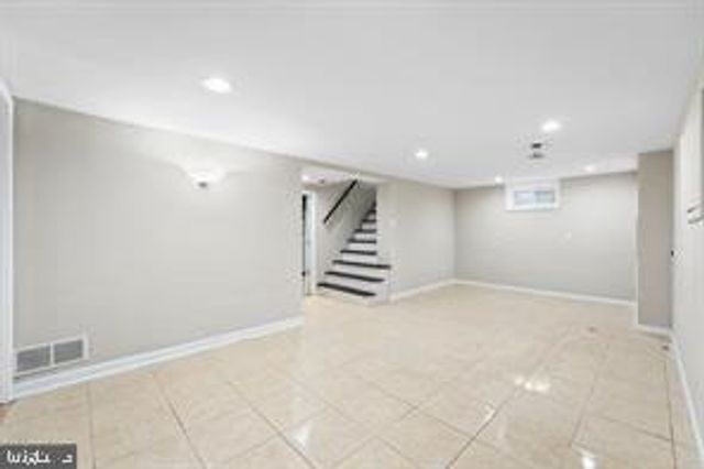 406 STANTON RD, Wilmington, DE 19804