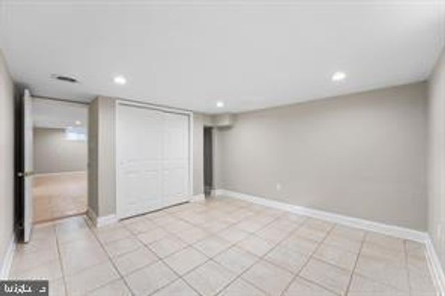 406 STANTON RD, Wilmington, DE 19804