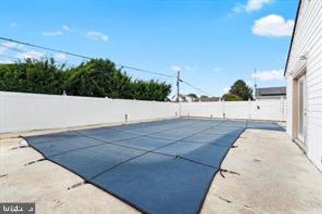 406 STANTON RD, Wilmington, DE 19804