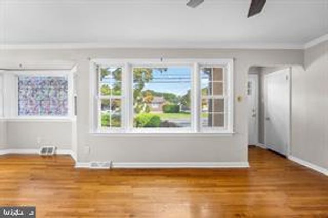 406 STANTON RD, Wilmington, DE 19804