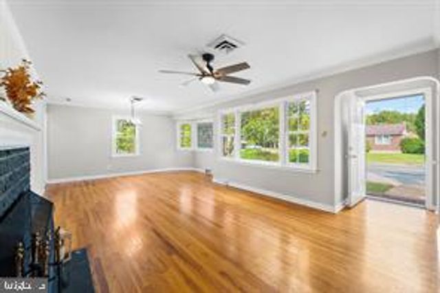 406 STANTON RD, Wilmington, DE 19804