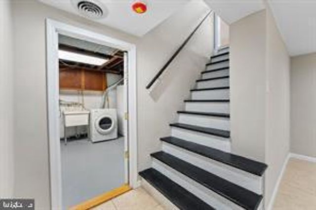 406 STANTON RD, Wilmington, DE 19804