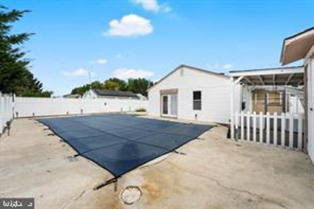 406 STANTON RD, Wilmington, DE 19804