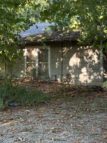 610 S Magnolia Avenue, Pottsboro, TX 75076