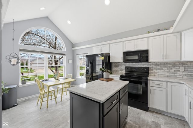 6468 Hunters Green Lane, Indianapolis, IN 46278