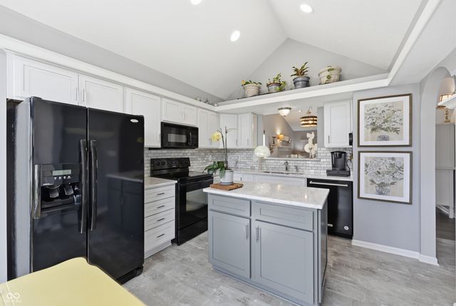 6468 Hunters Green Lane, Indianapolis, IN 46278