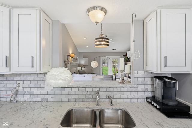 6468 Hunters Green Lane, Indianapolis, IN 46278