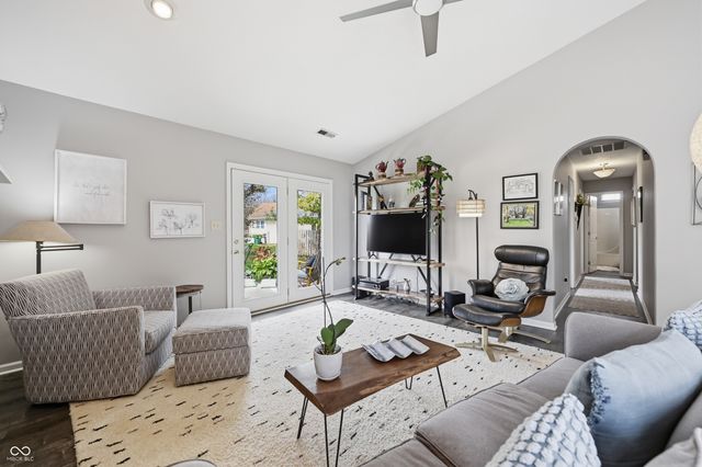 6468 Hunters Green Lane, Indianapolis, IN 46278