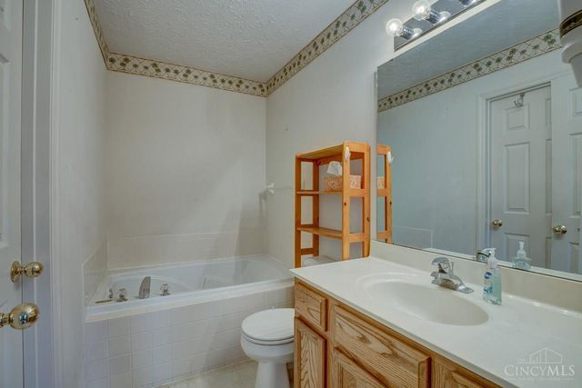 31 Sprucewood Court, Franklin, OH 45005