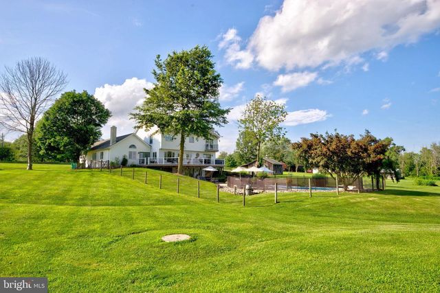 1701 BROAD ST, Perkasie, PA 18944