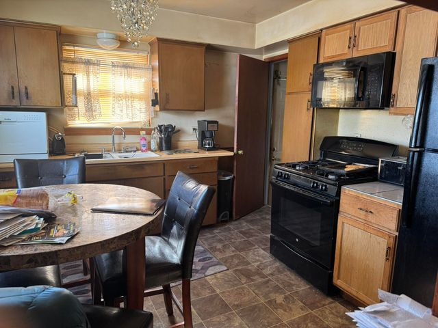 6730 Buckingham Avenue, Allen Park, MI 48101