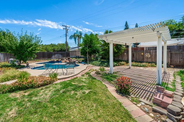 7136 Calvin Dr, Citrus Heights, CA 95621