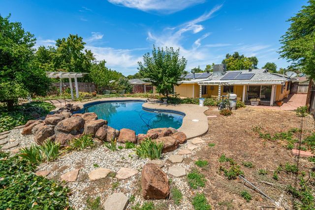 7136 Calvin Dr, Citrus Heights, CA 95621
