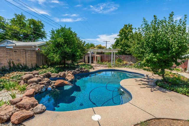 7136 Calvin Dr, Citrus Heights, CA 95621