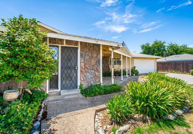 7136 Calvin Dr, Citrus Heights, CA 95621