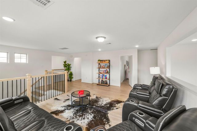 147 Renodes Garden Lane, Tomball, TX 77375