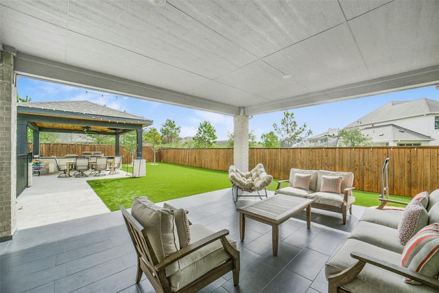 147 Renodes Garden Lane, Tomball, TX 77375